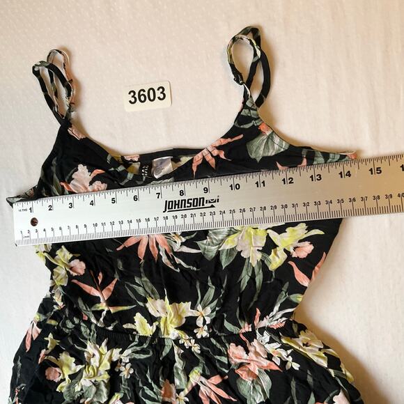 H&M Women Short Romper size XS Sleeveless Shorts Jumpsuit Floral Black Pink - Picture 2 of 9